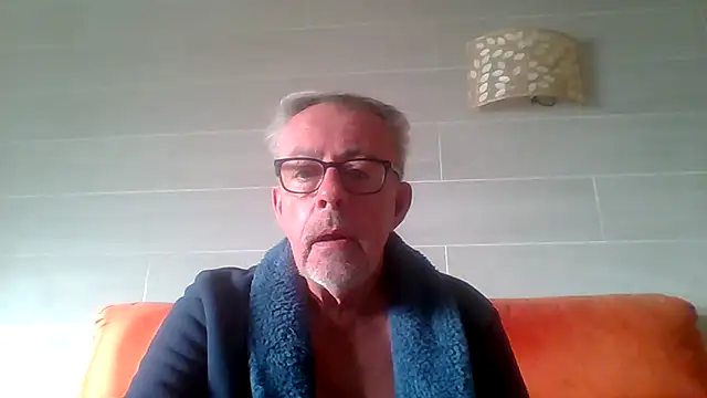 Snapshot of tuggy59 chatting on February 15, 2026, 8:46 am tuggy59 online show from February 15, 2026, 8:46 am