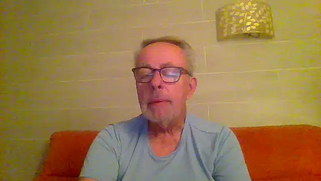 Snapshot of tuggy59 chatting on February 20, 2026, 6:26 am tuggy59 online show from February 20, 2026, 6:26 am