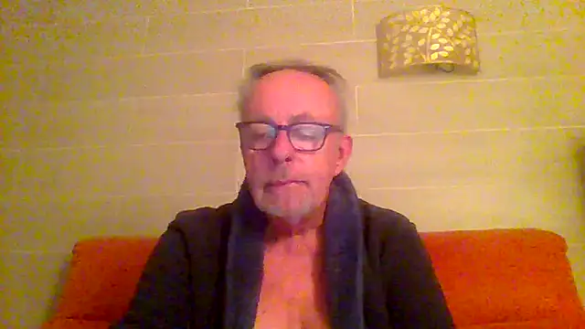 Snapshot of tuggy59 chatting on February 22, 2026, 5:40 am tuggy59 online show from February 22, 2026, 5:40 am