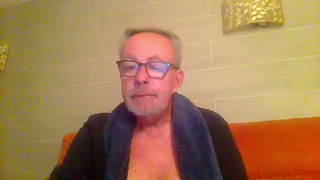 Snapshot of tuggy59 chatting on February 24, 2026, 5:27 am tuggy59 online show from February 24, 2026, 5:27 am