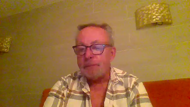 Snapshot of tuggy59 chatting on February 26, 2026, 5:28 am tuggy59 online show from February 26, 2026, 5:28 am