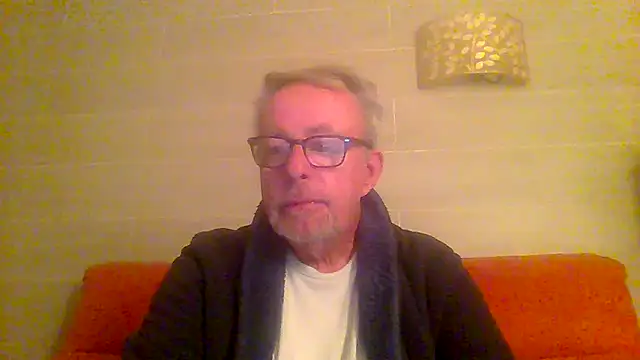 Snapshot of tuggy59 chatting on March 3, 2026, 5:35 am tuggy59 online show from March 3, 2026, 5:35 am