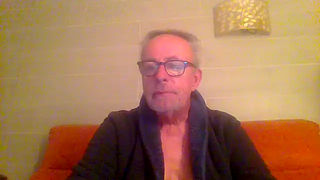 Snapshot of tuggy59 chatting on March 6, 2026, 4:53 am tuggy59 online show from March 6, 2026, 4:53 am