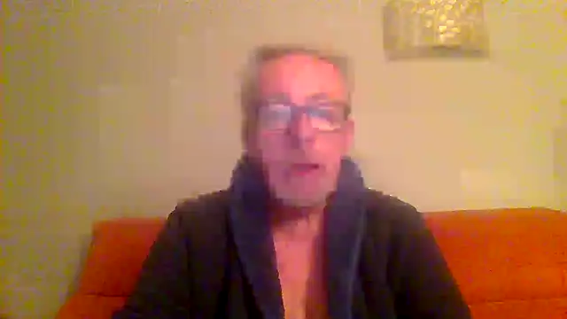 Snapshot of tuggy59 chatting on March 7, 2026, 5:59 am tuggy59 online show from March 7, 2026, 5:59 am