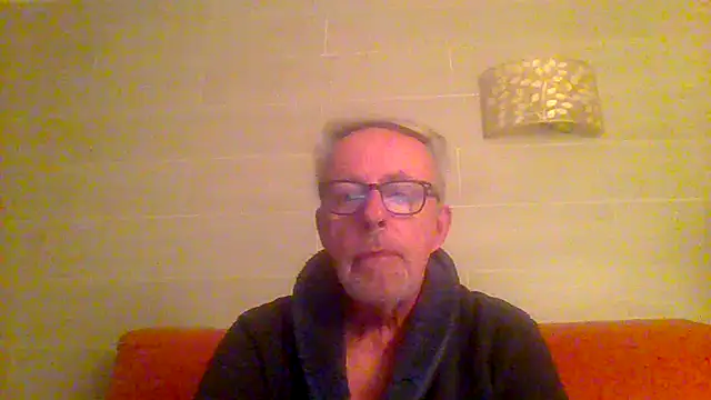 Snapshot of tuggy59 chatting on March 8, 2026, 5:55 am tuggy59 online show from March 8, 2026, 5:55 am