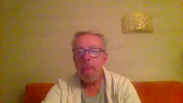 Snapshot of tuggy59 chatting on March 17, 2026, 5:22 am tuggy59 online show from March 17, 2026, 5:22 am