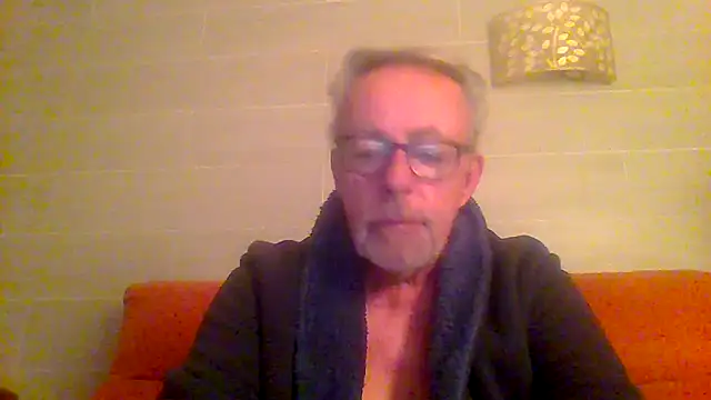 Snapshot of tuggy59 chatting on March 19, 2026, 5:22 am tuggy59 online show from March 19, 2026, 5:22 am