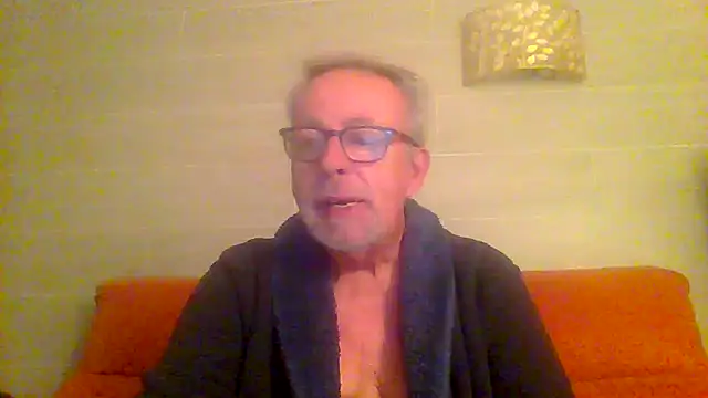 Snapshot of tuggy59 chatting on March 22, 2026, 5:00 am tuggy59 online show from March 22, 2026, 5:00 am