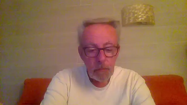 Snapshot of tuggy59 chatting on March 24, 2026, 6:18 am tuggy59 online show from March 24, 2026, 6:18 am