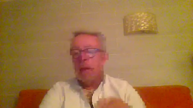 Snapshot of tuggy59 chatting on March 26, 2026, 5:35 am tuggy59 online show from March 26, 2026, 5:35 am