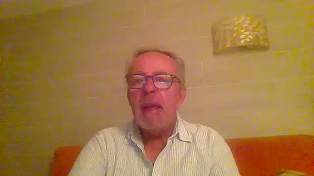 Snapshot of tuggy59 chatting on April 3, 2026, 4:43 am tuggy59 online show from April 3, 2026, 4:43 am