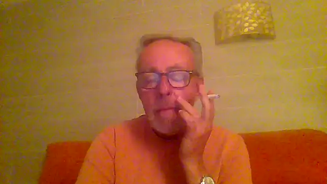 Snapshot of tuggy59 chatting on April 8, 2026, 4:01 am tuggy59 online show from April 8, 2026, 4:01 am