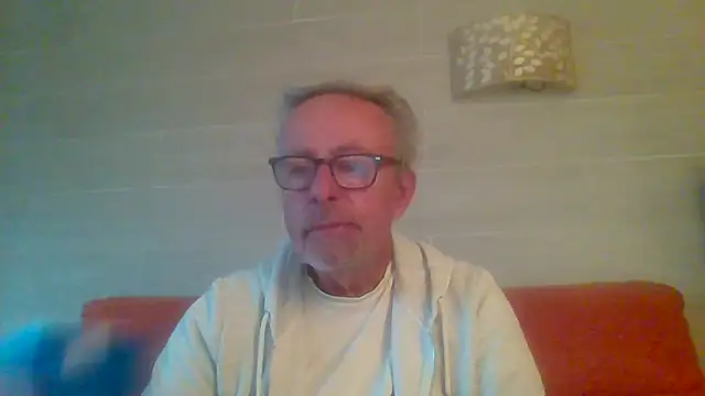 Snapshot of tuggy59 chatting on April 9, 2026, 6:02 am tuggy59 online show from April 9, 2026, 6:02 am