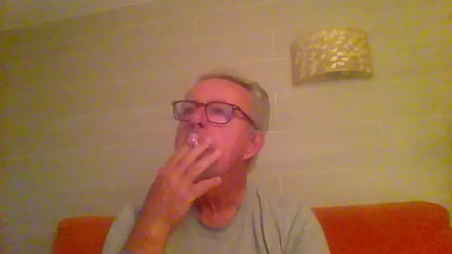Snapshot of tuggy59 chatting on April 12, 2026, 5:45 am tuggy59 online show from April 12, 2026, 5:45 am
