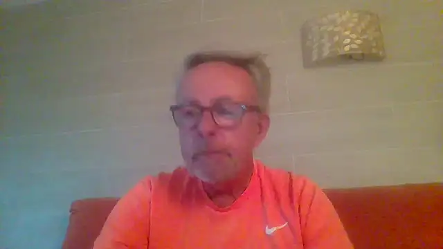 Snapshot of tuggy59 chatting on April 17, 2026, 5:43 am tuggy59 online show from April 17, 2026, 5:43 am