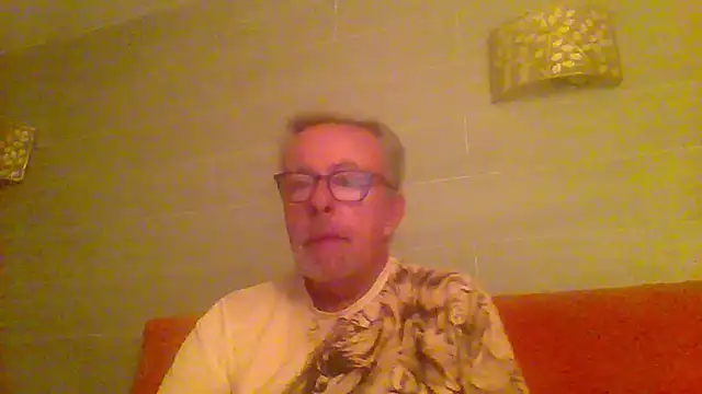 Snapshot of tuggy59 chatting on April 22, 2026, 4:15 am tuggy59 online show from April 22, 2026, 4:15 am