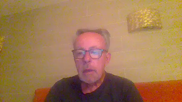 Snapshot of tuggy59 chatting on April 25, 2026, 4:37 am tuggy59 online show from April 25, 2026, 4:37 am