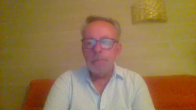 Snapshot of tuggy59 chatting on April 27, 2026, 4:43 am tuggy59 online show from April 27, 2026, 4:43 am
