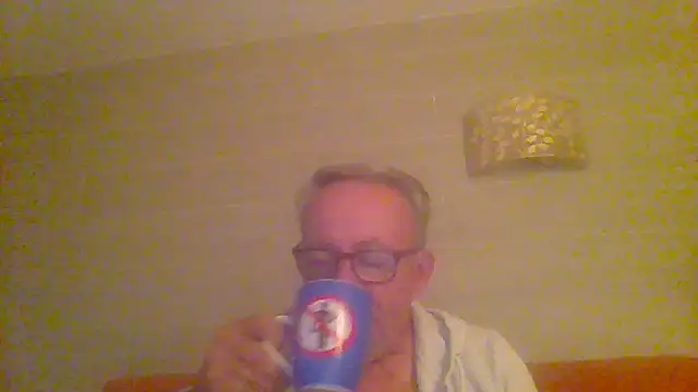 Snapshot of tuggy59 chatting on April 30, 2026, 5:14 am tuggy59 online show from April 30, 2026, 5:14 am