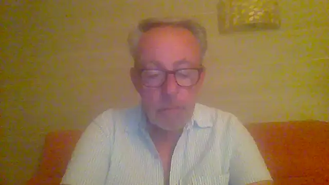 Snapshot of tuggy59 chatting on May 1, 2026, 4:39 am tuggy59 online show from May 1, 2026, 4:39 am