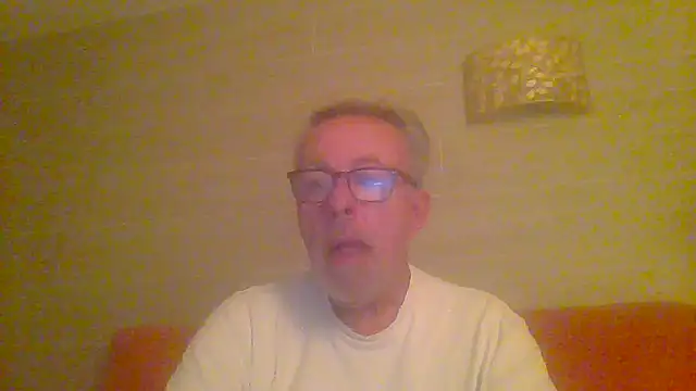 Snapshot of tuggy59 chatting on May 3, 2026, 4:07 am tuggy59 online show from May 3, 2026, 4:07 am