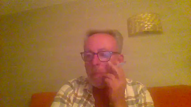 Snapshot of tuggy59 chatting on May 6, 2026, 4:19 am tuggy59 online show from May 6, 2026, 4:19 am