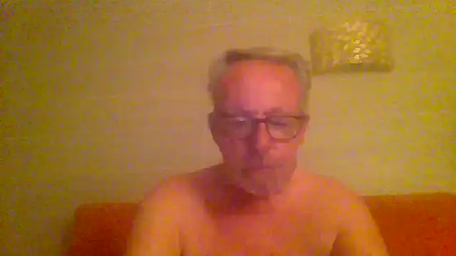 Snapshot of tuggy59 chatting on May 9, 2026, 4:50 am tuggy59 online show from May 9, 2026, 4:50 am
