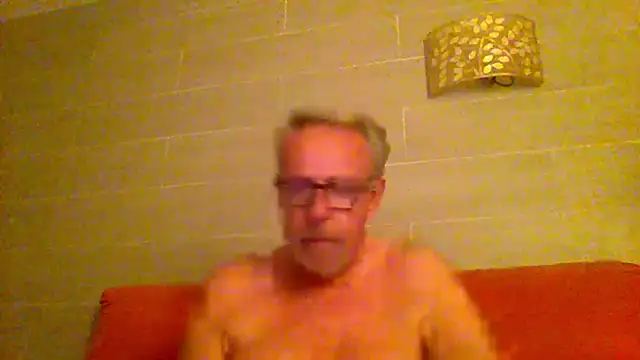 tuggy59 online show from June 3, 2026, 3:53 am
