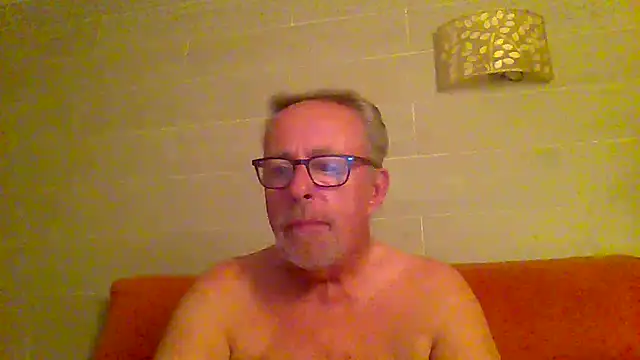 tuggy59 online show from June 9, 2026, 3:29 am