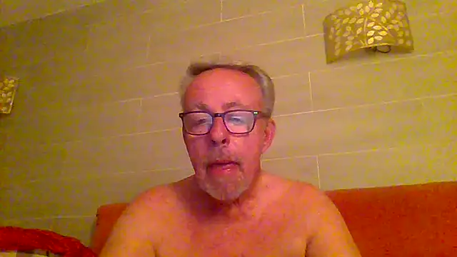 tuggy59 online show from June 12, 2026, 3:49 am