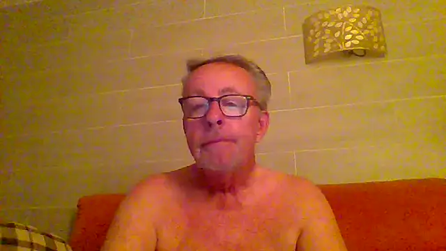 tuggy59 online show from June 13, 2026, 4:10 am