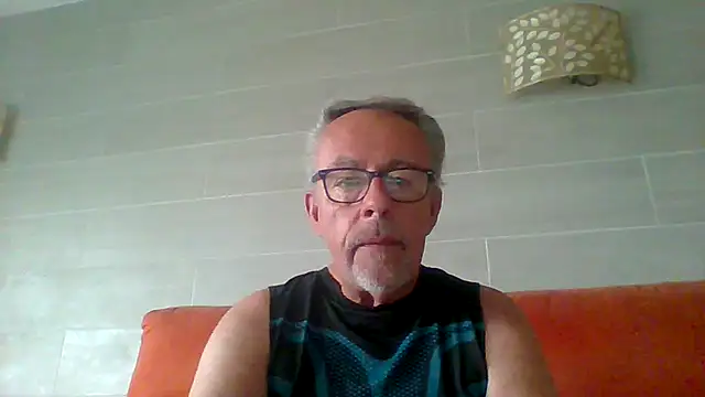 tuggy59 online show from June 14, 2026, 5:42 am