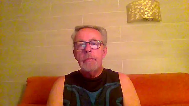 tuggy59 online show from June 19, 2026, 4:17 am