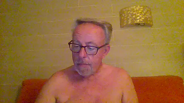 tuggy59 online show from June 24, 2026, 4:33 am