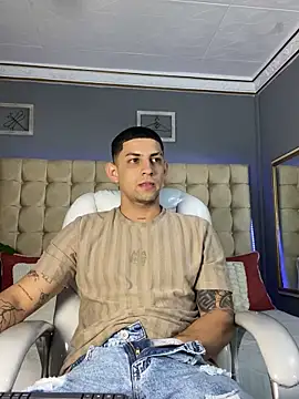 Snapshot of Alex_cute77 chatting on September 27, 2025, 11:37 am Alex cute77 online show from September 27, 2025, 11:37 am