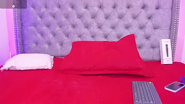 Snapshot of Sofia_Girl_ chatting on October 26, 2025, 8:09 am Sofia Girl  online show from October 26, 2025, 8:09 am