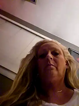 Snapshot of Southern_Bella chatting on September 25, 2025, 12:47 am Southern Bella online show from September 25, 2025, 12:47 am