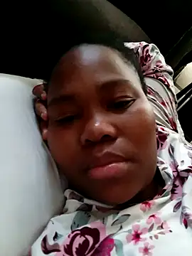 Real1SweetQueen online show from November 4, 2025, 3:27 am