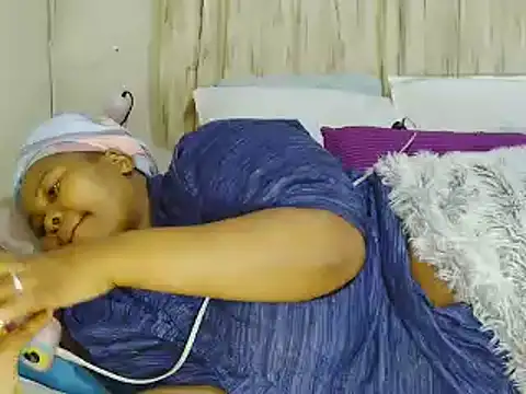 Real1SweetQueen online show from May 17, 2026, 6:26 pm