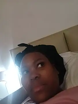 Real1SweetQueen online show from July 24, 2026, 7:28 am