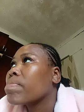 Real1SweetQueen online show from August 7, 2026, 7:43 am
