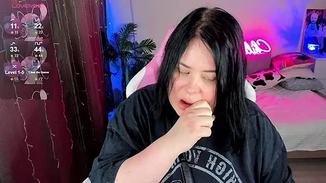 Akemi BBW online show from November 11, 2025, 1:44 pm