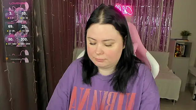 Akemi BBW online show from May 5, 2026, 2:03 pm