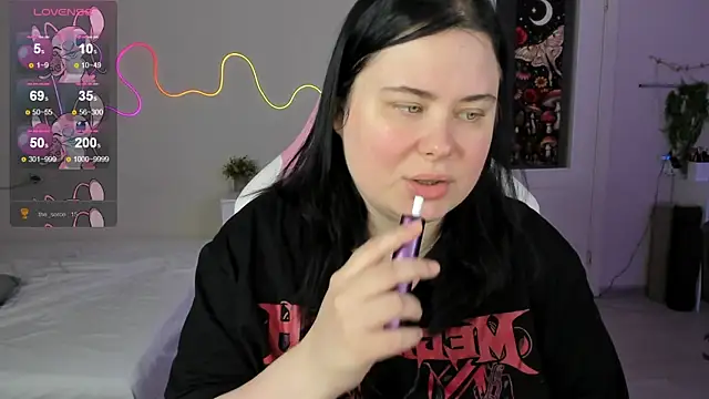 Akemi BBW online show from July 8, 2026, 8:19 am