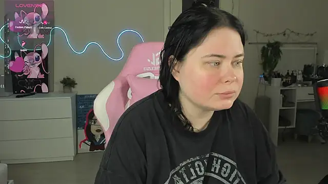 Akemi BBW online show from July 17, 2026, 8:10 am