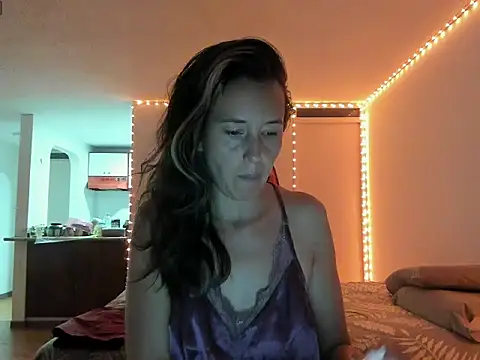 Snapshot of zoe_jeane_beker chatting on May 12, 2026, 2:08 am zoe jeane beker online show from May 12, 2026, 2:08 am