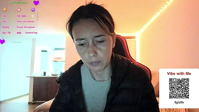 Snapshot of zoe_jeane_beker chatting on June 15, 2026, 2:47 am zoe jeane beker online show from June 15, 2026, 2:47 am