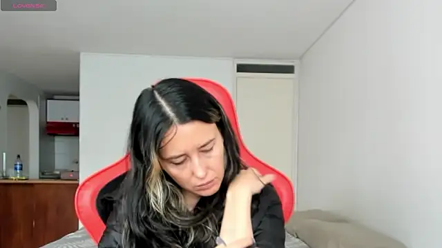 Snapshot of zoe_jeane_beker chatting on August 3, 2026, 6:44 pm zoe jeane beker online show from August 3, 2026, 6:44 pm