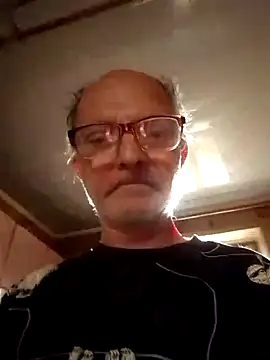 oksana722 online show from October 13, 2025, 6:24 am