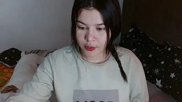 zoe adhara online show from November 4, 2025, 7:46 pm